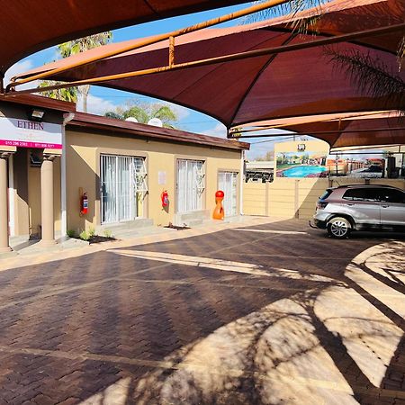 Ethen Guesthouse Polokwane Luaran gambar