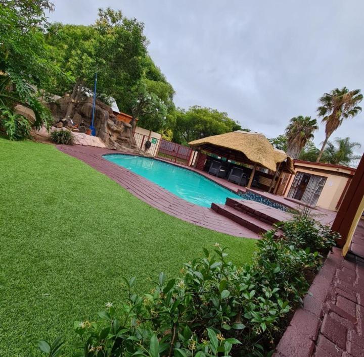 Ethen Guesthouse Polokwane Luaran gambar