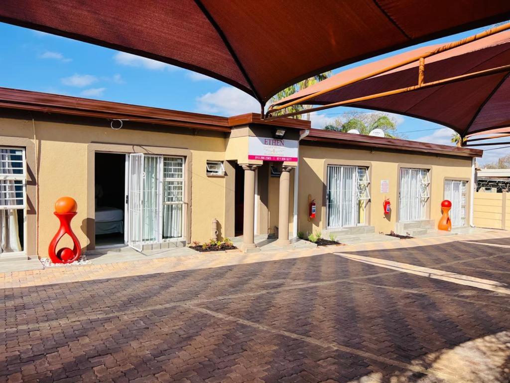 Ethen Guesthouse Polokwane Luaran gambar